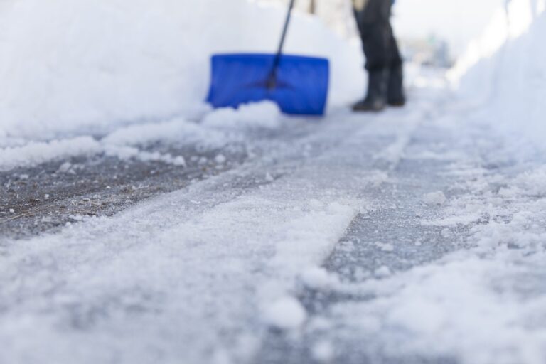 Quick and Easy Snow Sidewalk Clearing Techniques Revealed